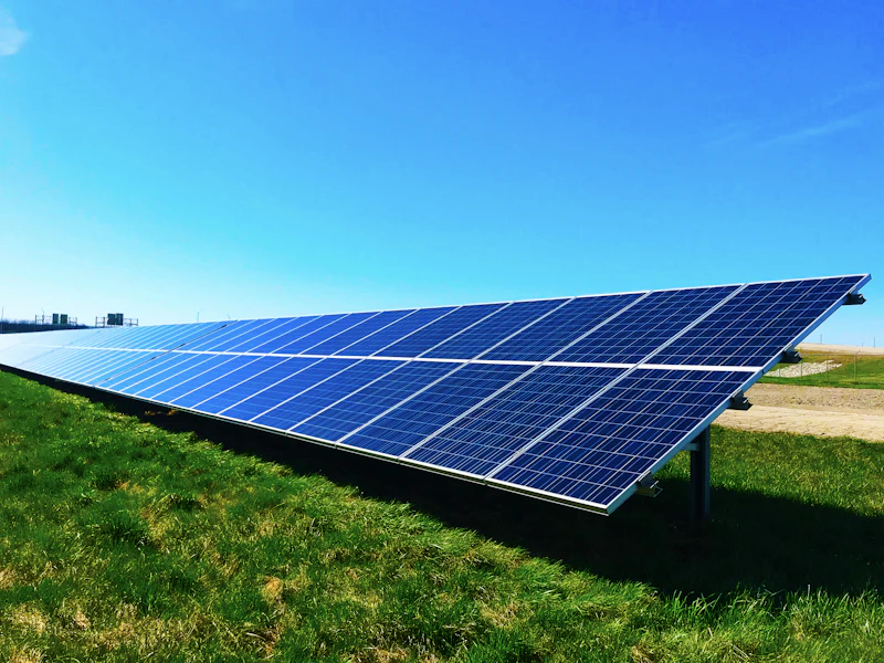 Off-grid vs hybrid vs grid-tie inverter comparison chart for home energy storage 2026